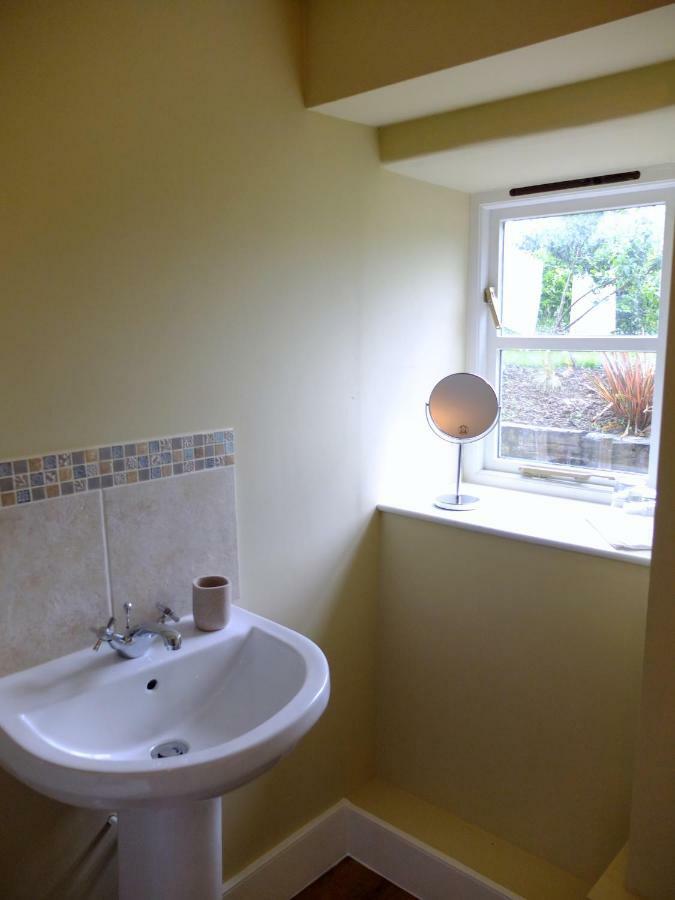 Home Barn Bed And Breakfast Yeovil Exterior foto